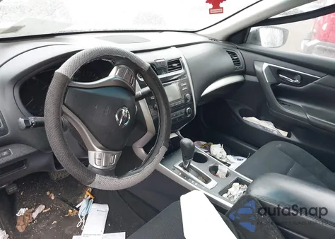 2015 Nissan Altima 2.5 S z USA, uszkodzony, nr VIN 1N4AL3AP2FN860217